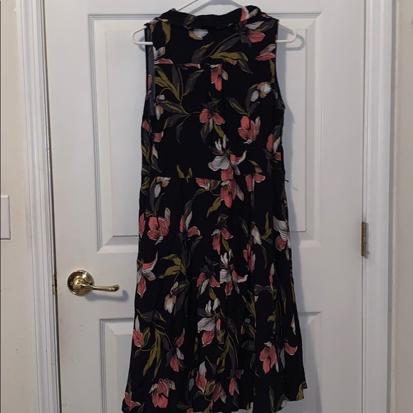 Flower dress - Picture 2 of 3